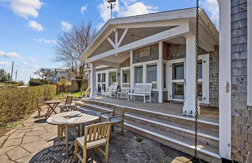 Chester Cottage | Large, modern Cape Cod style cottage in oceanside charming town