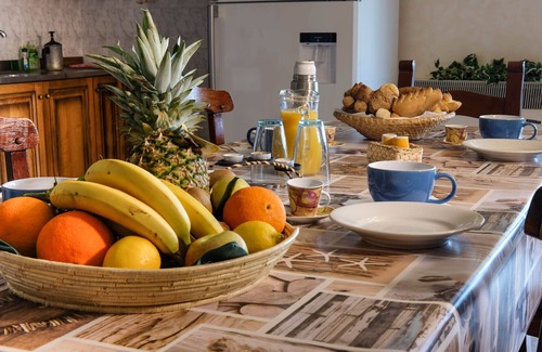 Gonnesa Appartement | Grand hôtel moderne en banlieue. Terrasse, WiFi, véranda faible