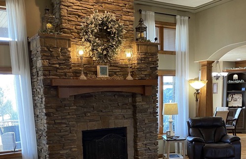 Watertown Maison | Large modern house , sleeps 8.
