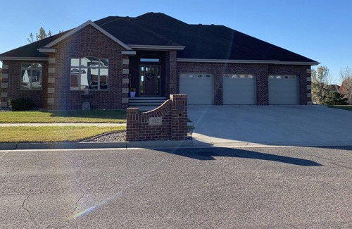 Watertown Maison | Large modern house , sleeps 8.