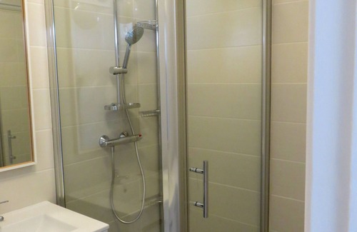 Liberation Appartement | APPARTEMENT MODERNE 33m2, CUISINE SÉPARÉE AVEC TERRASSE, QUARTIER LIBERATION