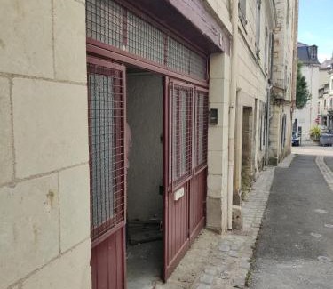 Chinon Appartement | Large new studio, charming and quiet, historical center