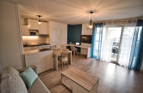 Arpajon Appartement | ★ Grand studio neuf avec loggia proche gare et CH : )