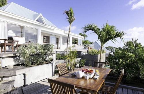 Vitet Maison | Grande villa avec vue sur l'océan accrochée au calme