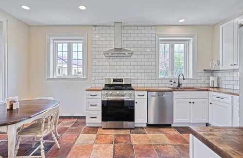 Halifax Appartement | Large One Bedroom Apartment in Historic Farmhouse - Family Friendly!