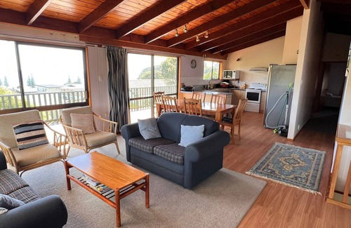 Onemana Maison | Large Onemana House with amazing views, sleeps 14