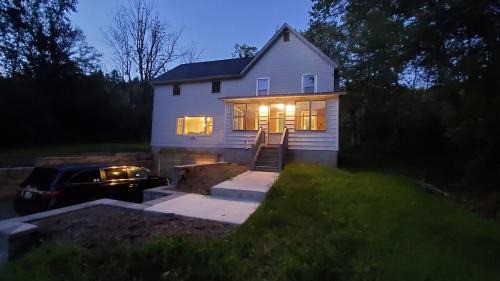 Hancock Maison | LARGE Open Floor Plan for Your Entertainment with a Short Walk to West Branch Delaware for Water fun and Fishing