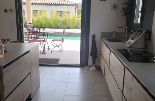 Lunel Maison | large pool and jacuzzi villa