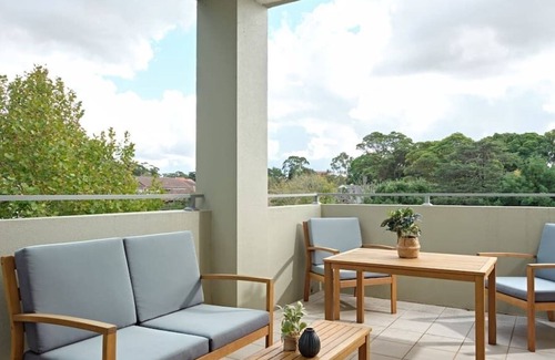 Warrawee Appartement | Large Premium 2 Bd Apt with Views | Balcony Dining