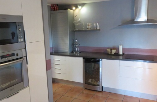 Nimes City Centre Villa | Pretty spacious and friendly villa in the Nîmes Garrigue