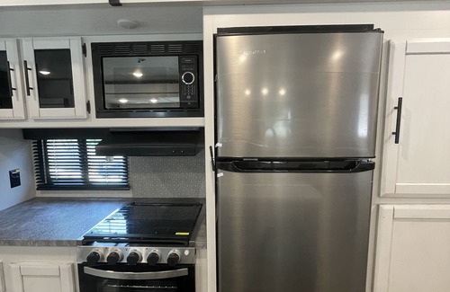 North San Antonio - SAT Maison | Large private 1bdrm RV near Medical Center in San Antonio