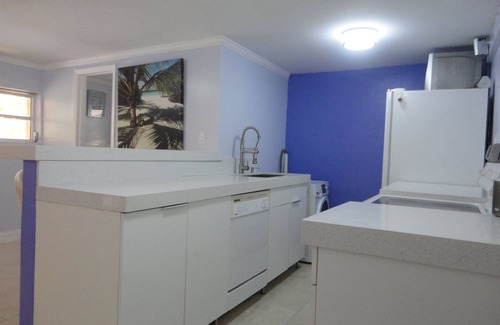 Fort Lauderdale Maison | GRANDE Guest House privée sur 3/4 acres de domaine riverain dans le Yachting District