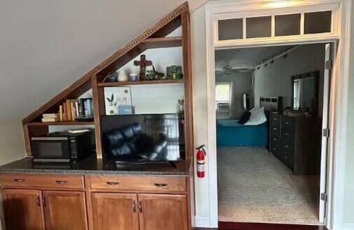 Salem Appartement | Large Private Guest House with Lake Views