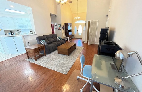 Pickwood Maison | Large private home near campus
