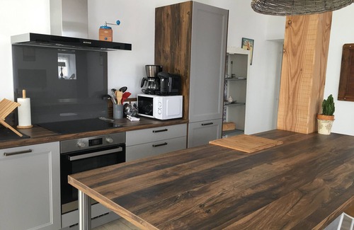 Le Gua Maison | Grande maison au calme avec piscine pour vacances entre amis et famille