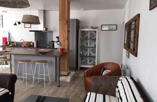 Le Gua Maison | Grande maison au calme avec piscine pour vacances entre amis et famille