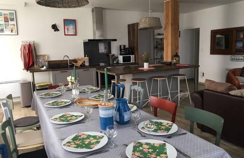Le Gua Maison | Grande maison au calme avec piscine pour vacances entre amis et famille