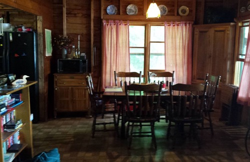Parsonsfield Cottage | Grand Rustic Cabin Lakeside Dans le sud du Maine, conviviale et familiale Animaux Bienvenue