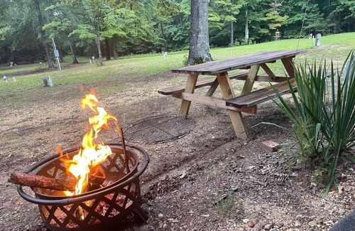 Hamilton Maison | Large RV in Beautiful, Natural Setting!