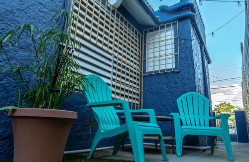 Hato Rey Central Maison | Large San Juan Home/ Rooftop Pool / Close to SJU/ Gated Driveway/ 11am checkout