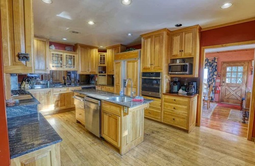 Ellicottville Maison | Sugar Pine Lodge; Grande maison près de Holiday Valley