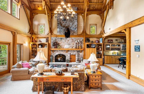 Green Lake Maison | Large, spacious lakefront home with room for all!!