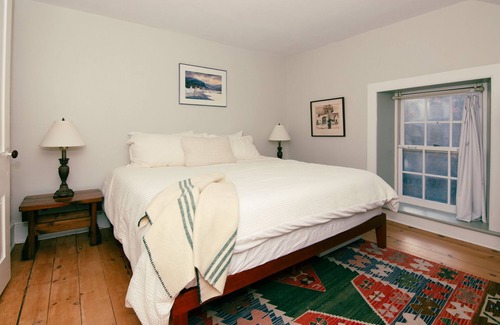 Meaford Autre | Large stone house with hot tub pond, secluded acerage, up to three families
