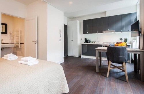 Dapperbuurt Appartement | Large Studio close to Oosterpark (2pax)