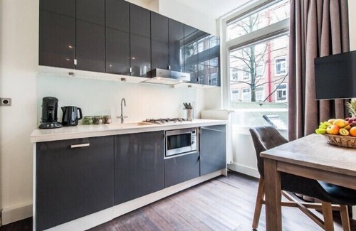 Dapperbuurt Appartement | Large Studio close to Oosterpark (2pax)