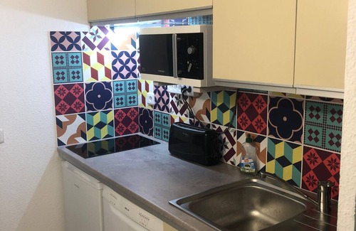 Les Lecques Appartement | LARGE STUDIO - TERRACE - PRIVATE PARKING - BEACH 50 M AWAY - CLOSE TO SHOPS & RESTAURANTS