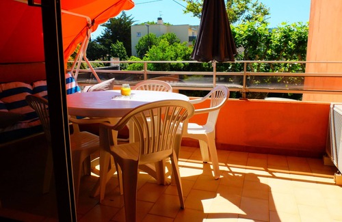 Les Lecques Appartement | LARGE STUDIO - TERRACE - PRIVATE PARKING - BEACH 50 M AWAY - CLOSE TO SHOPS & RESTAURANTS