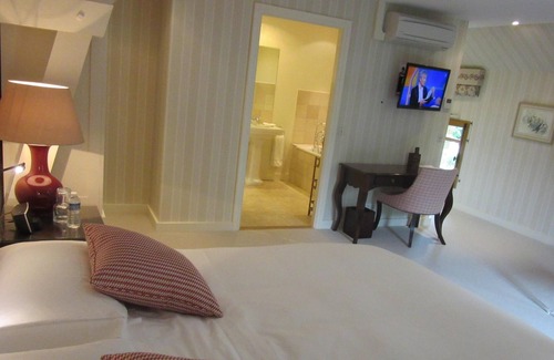 Louresse-Rochemenier Maison | Grande Suite DeLuxe Ensuite | 6