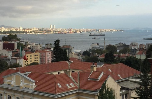Taksim Maison | Large Suit With Bosphorus View G-1