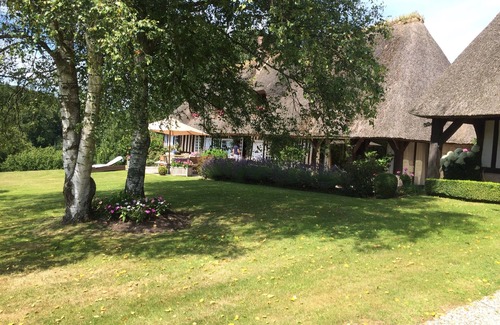 Saint-Benoit-d'Hebertot Maison | Grande Chaumière avec Piscine chauffée