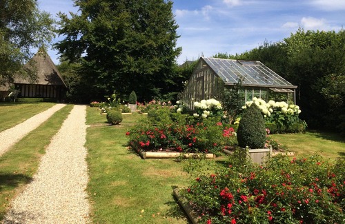 Saint-Benoit-d'Hebertot Maison | Grande Chaumière avec Piscine chauffée