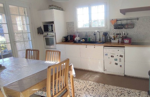 Ceyreste Appartement | Grand T3 dans maison avec jardin dans village provençal à 7 minutes de la mer