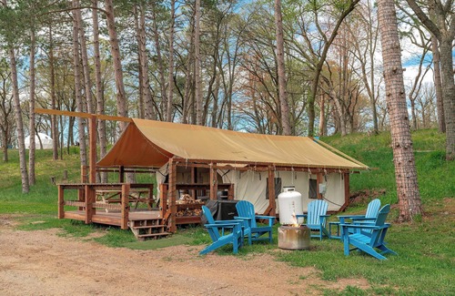 St Croix Falls Location De VR | Large tent on massive Big Rock Creek Estate!