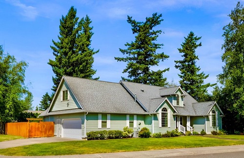Everson Maison | Large Traveler friendly 3 bedroom Rambler minutes to amenities!