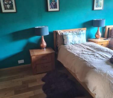 Pill Maison | Large twin room in Shirehampton