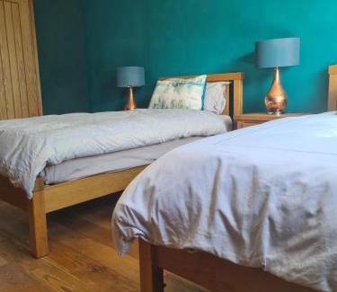 Pill Maison | Large twin room in Shirehampton