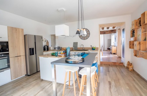 Chenehutte-Treves-Cunault Maison | Large Unusual Holiday Home with Pool on the Banks of the Loire in Anjou