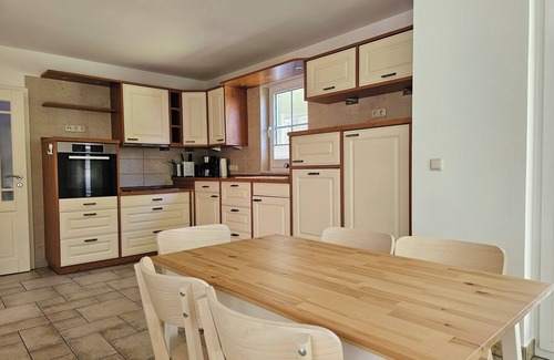 Graal Maison | Large vacation home with 3 bedrooms and rose garden