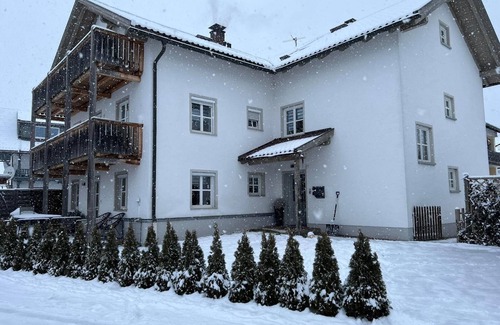 Silberberg Appartement | Large vacation apartment with balcony, Swedish stove and box-spring bed