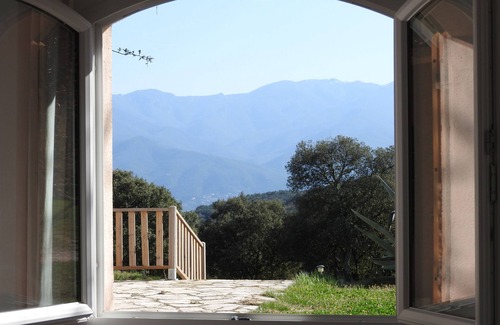 Llauro Maison | Grande villa , 7 personnes, 4 chambres, très calme, piscine, vue mer et montagne