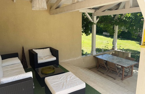 Sainte-Juliette Villa | Grande villa, piscine individuelle, au calme