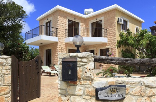 Ineia Villa | Hébergement avec piscine privée et vue mer imprenable et montagne