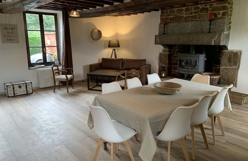 Joue-du-Bois Cottage | Grande maison de campagne chaleureuse et tranquille