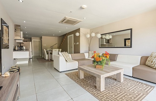 Oranjestad Appartement | Le plus grand espace pour les groupes sur le gratte-ciel de Palm Beach