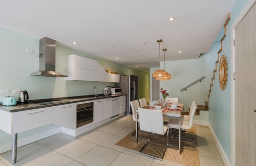 Oranjestad Appartement | Le plus grand espace pour les groupes sur le gratte-ciel de Palm Beach