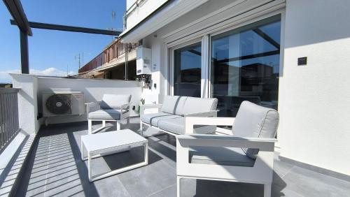 Larissa Appartement | Larisa Absolute Suites, Sky View Smart Home